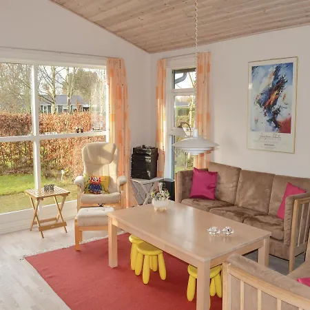 Casa de Férias Three-bedroom Holiday In *